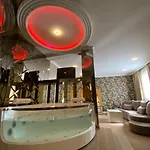 Hotel Deluxe