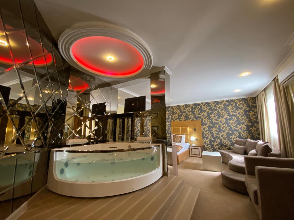 Deluxe Hotel 4*