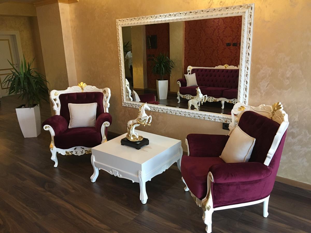 Deluxe Tirana