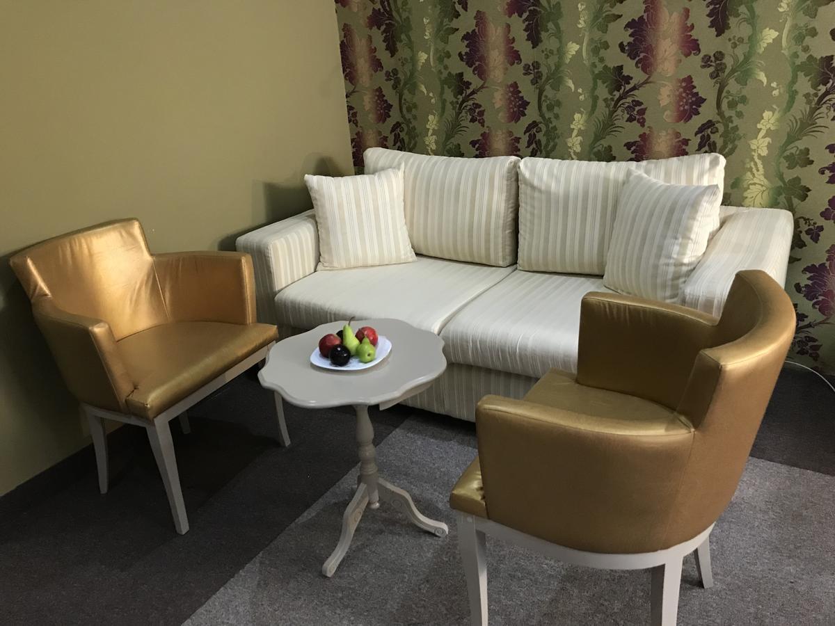 Hotel Deluxe